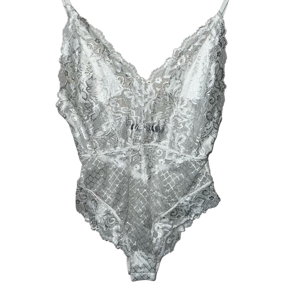 Haute Rogue New York White Lace Bodysuit Size Medium
